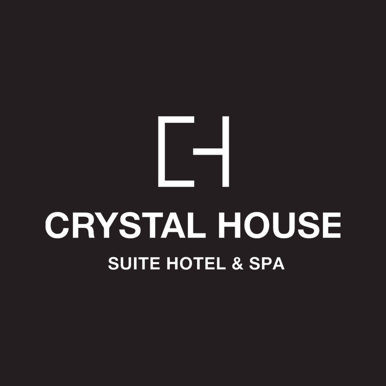 фото: логотип апартаментов Crystal House
